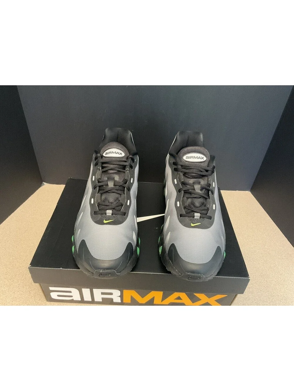 New! Nike Air Max DN8 Black/Volt/Smoke Athletic Shoes. Men’s 9.5. Women’s 11